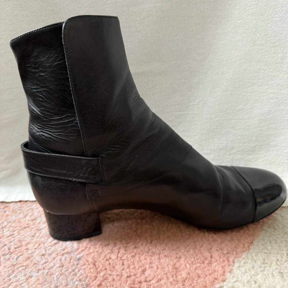 Chanel Moto Interlocking CC Logo Moto Boots - Picture 7 of 13